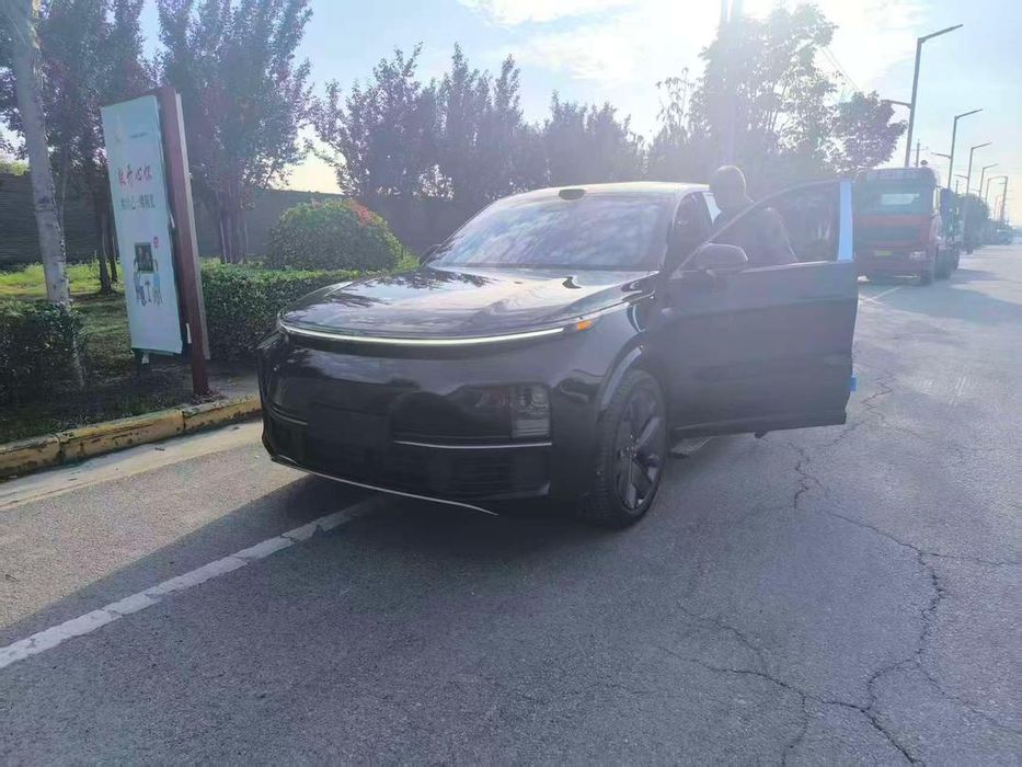 Mashinalar sotiladi birinchi qol