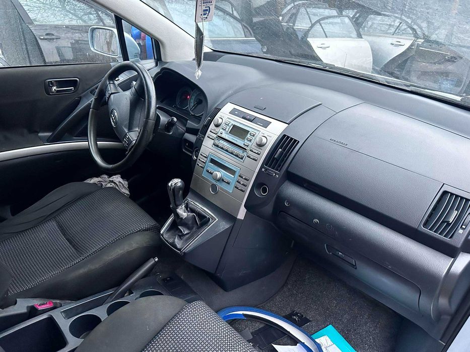 На Части Toyota Corolla Verso 2007г 2.2 D-Cat 177к.с