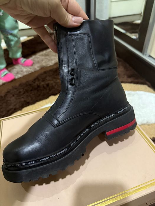 Ботинки очень теплые , кожаные фирменные