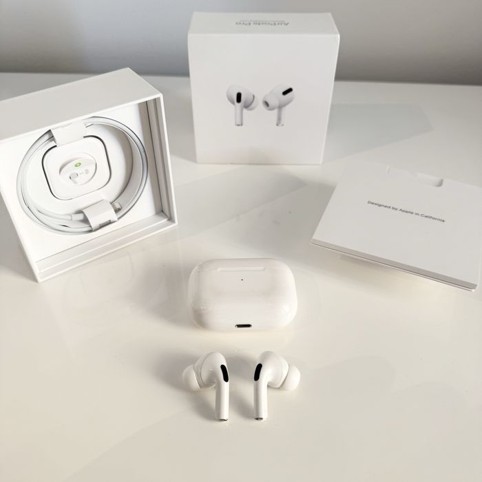 Casti Apple AirPods Pro Originale Wireless Charging Case