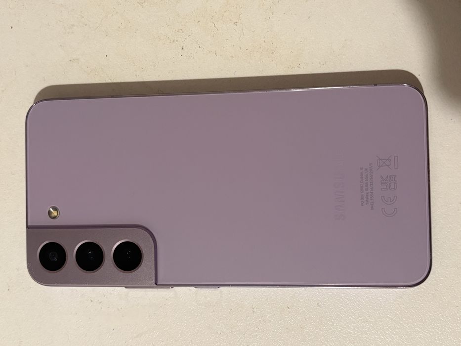 Продавам Samsung S22