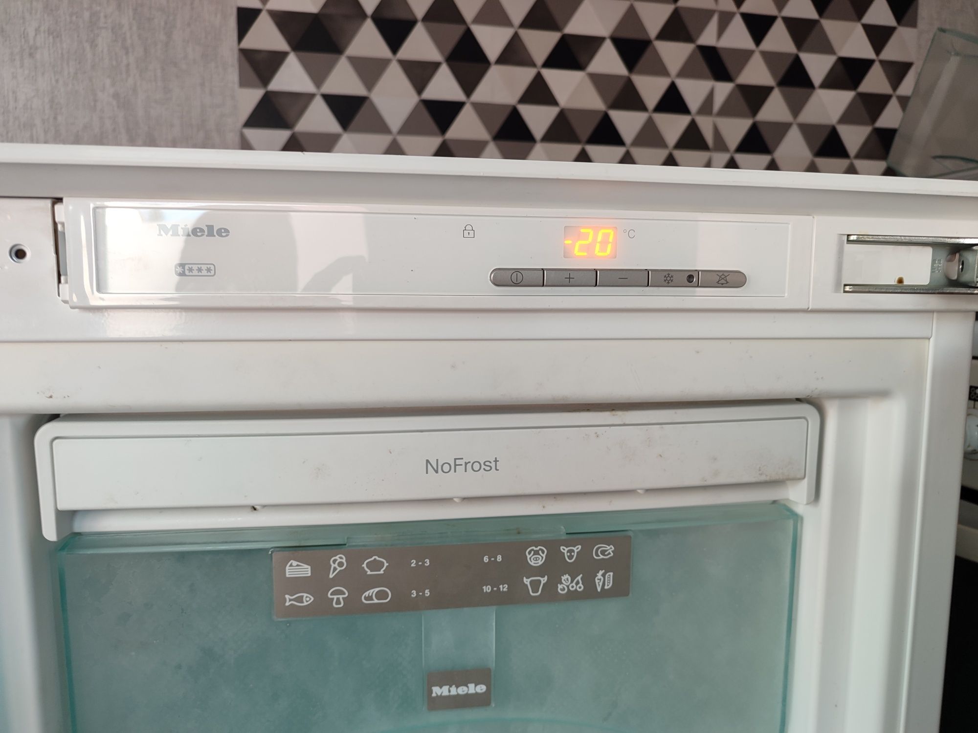 Фризер Miele FN 9752 i  - за Вграждане.