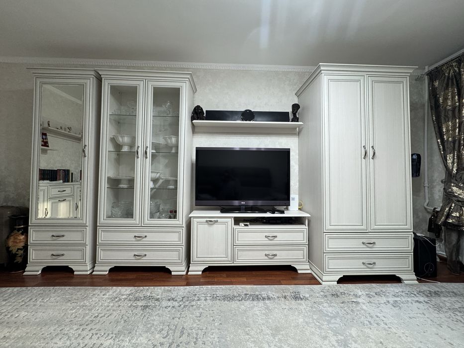 Комплект для гостиной из 5 частей  Euromebel Тиффани.