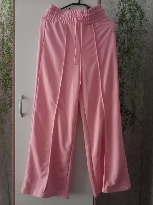 Широк розов панталон