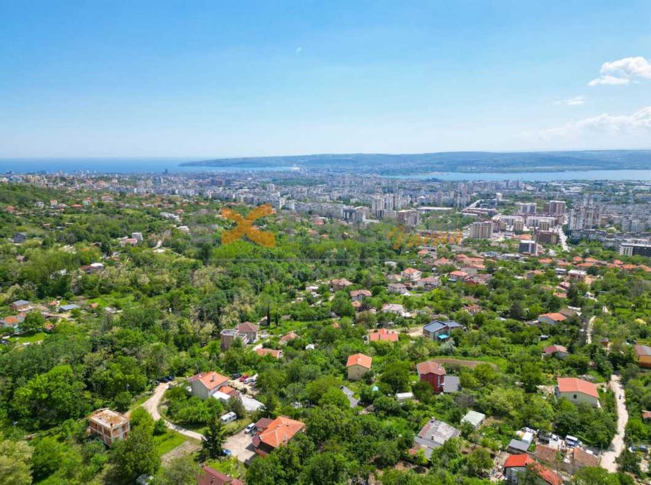 Парцел с Разрешение за строеж на къща РЗП 185 кв.м.