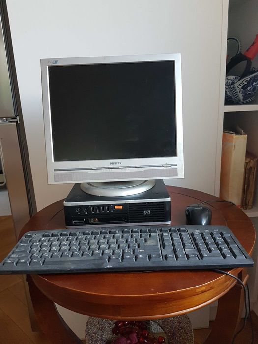 HP Compaq 8000, монитор PHILIPS 150B5CS,  мишка и клавиатура
