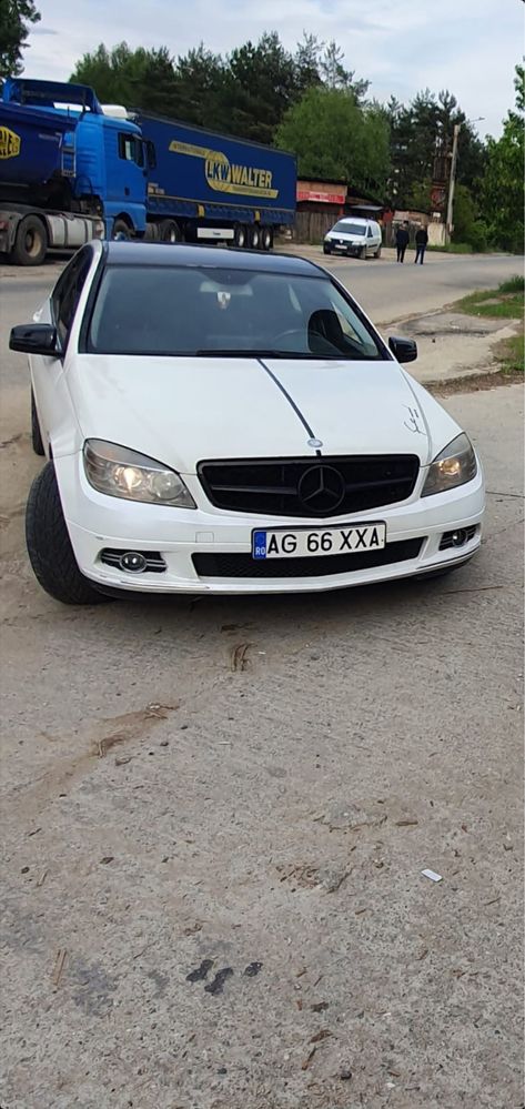 Mercedes Benz  C200
