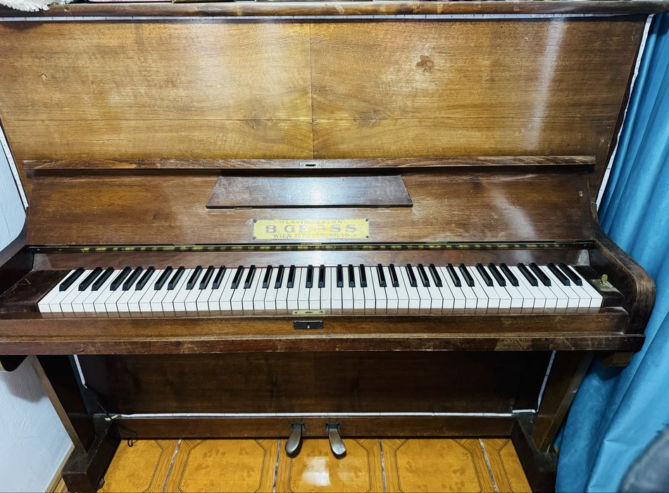 Vând Pianină muzicala