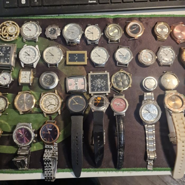 Lot 50 ceasuri foarte ieftin.