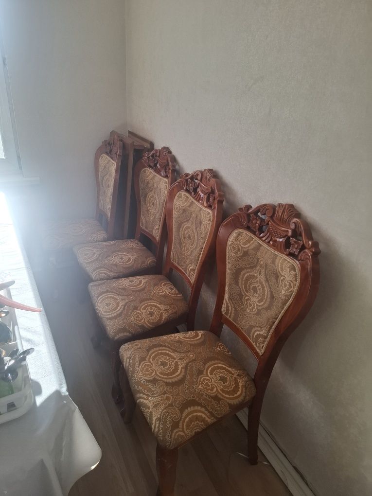 Стулья продаётся
