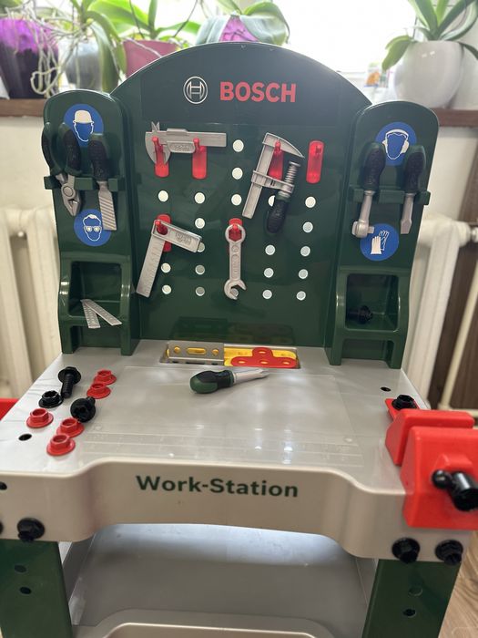 Banc de lucru Bosch pentru copii + accesorii | stare excelentă |