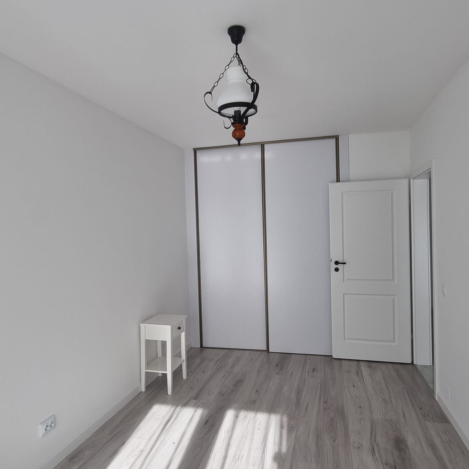 PF Închiriez apartament nou 2 camere, et.1, 53 mp, zona Vivo Mall