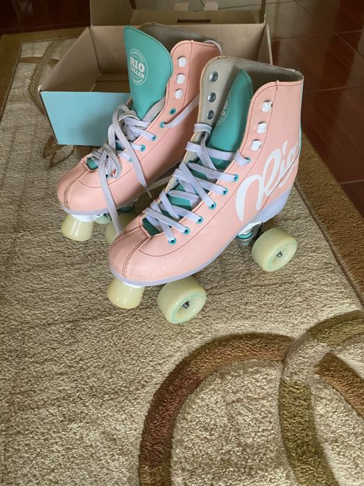 Role cu 4 roti de vanzare marime 40.5