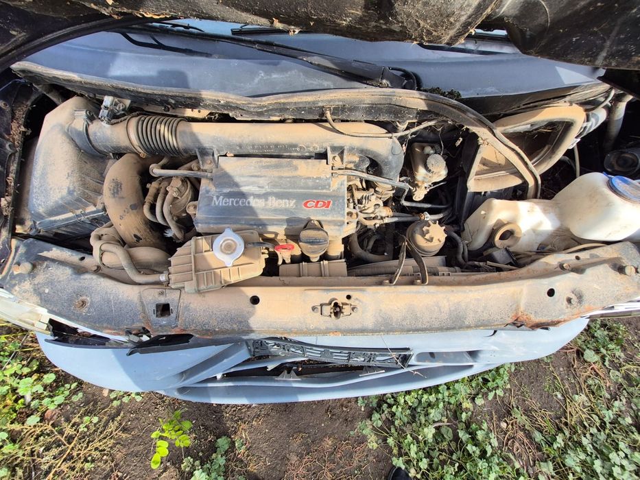 Vând / Desembrez Mercedes Vito 2.2 Diesel Avariat Fața