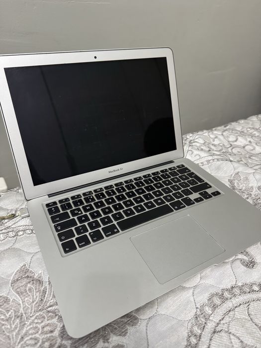 Macbook air 13 2017 года core i5