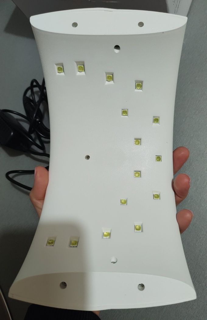 Lampa UV - manichiura semipermanenta/gel UV