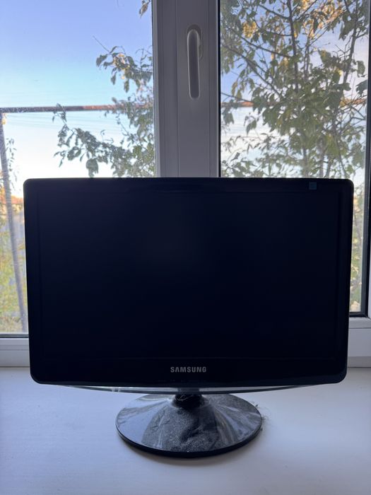 Монитор samsung Ls19PUYKF/EN