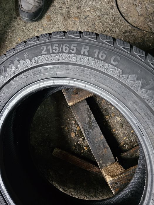 2 anvelope iarna 215 65 16C Semperit 2022