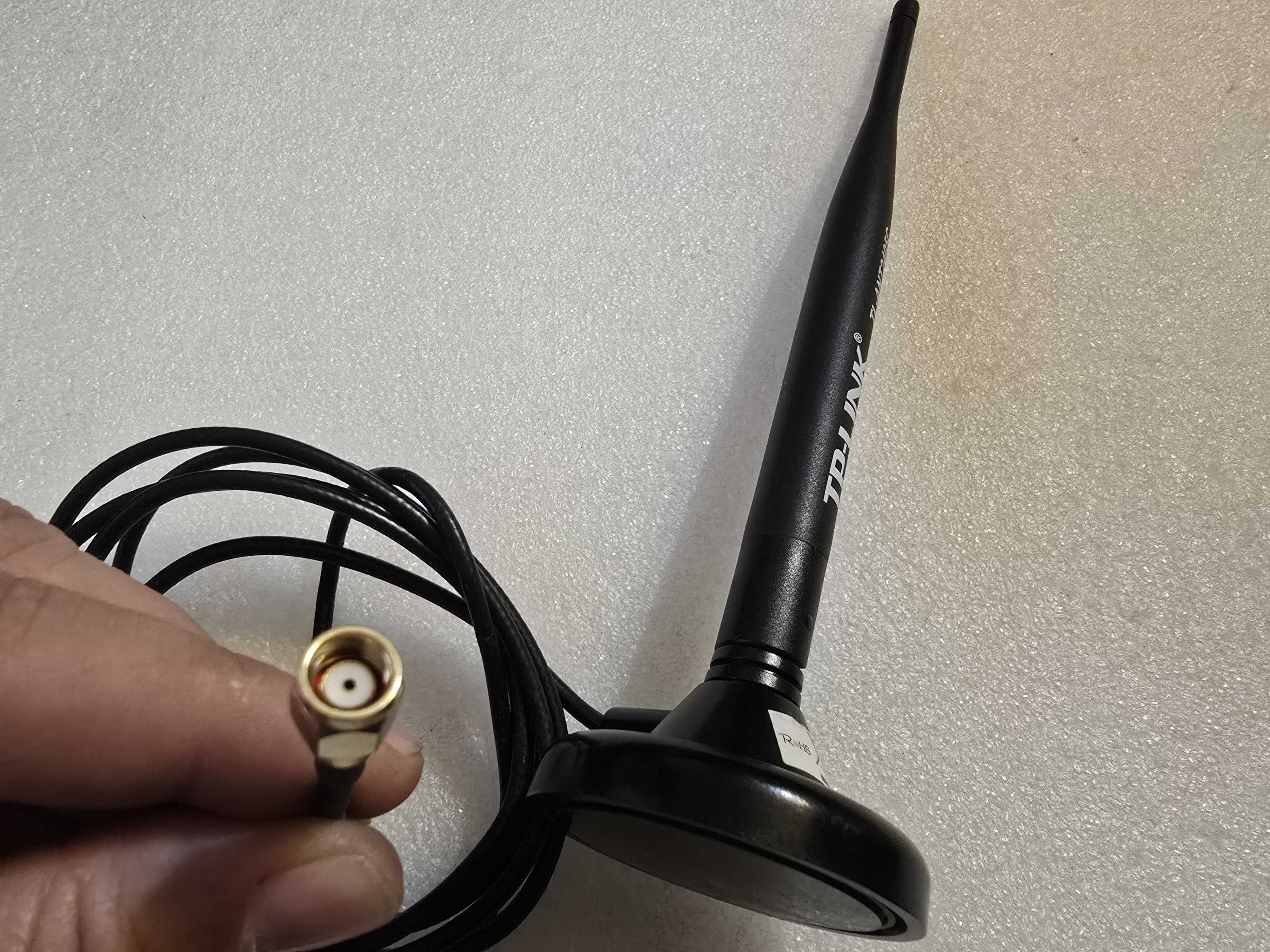 Antena omnidirectionala TP-Link TL-ANT2405C 2.4GHz 5dBi, conector SMA