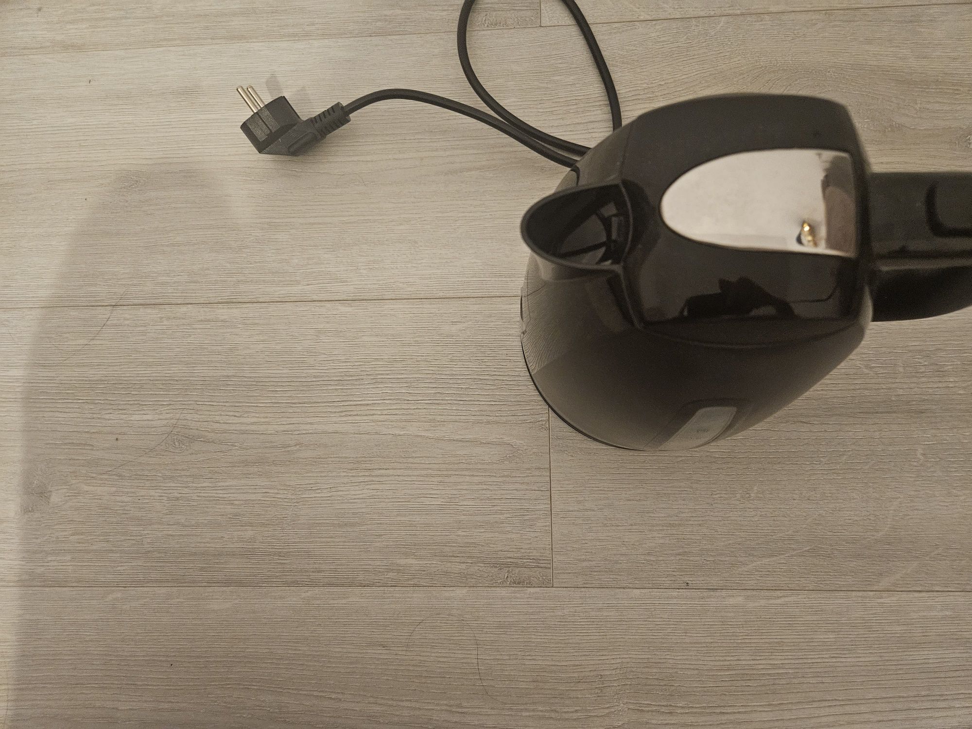 Fierbator Russell Hobbs-Nou