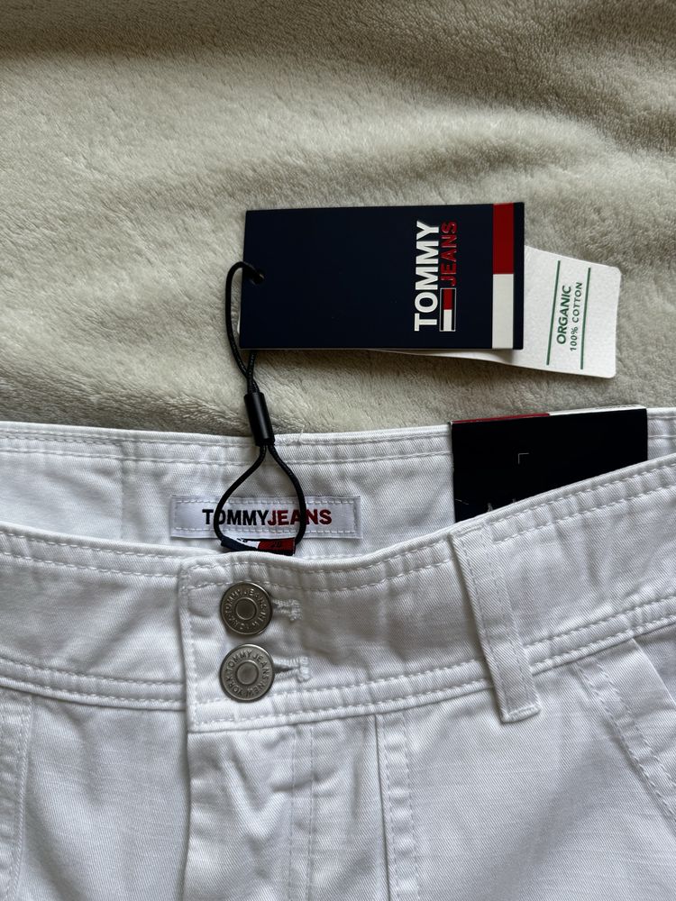Tommy Jeans 3/4 - бели дънки