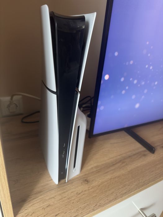 Playstation 5 slim 1TB disc edition + (PS+ Premium)