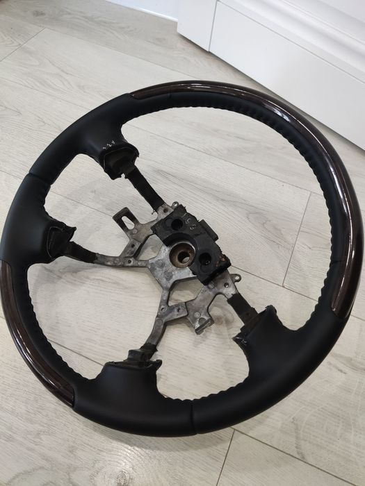 Продам руль Ниссан Цефиро Состояние как на фото.
