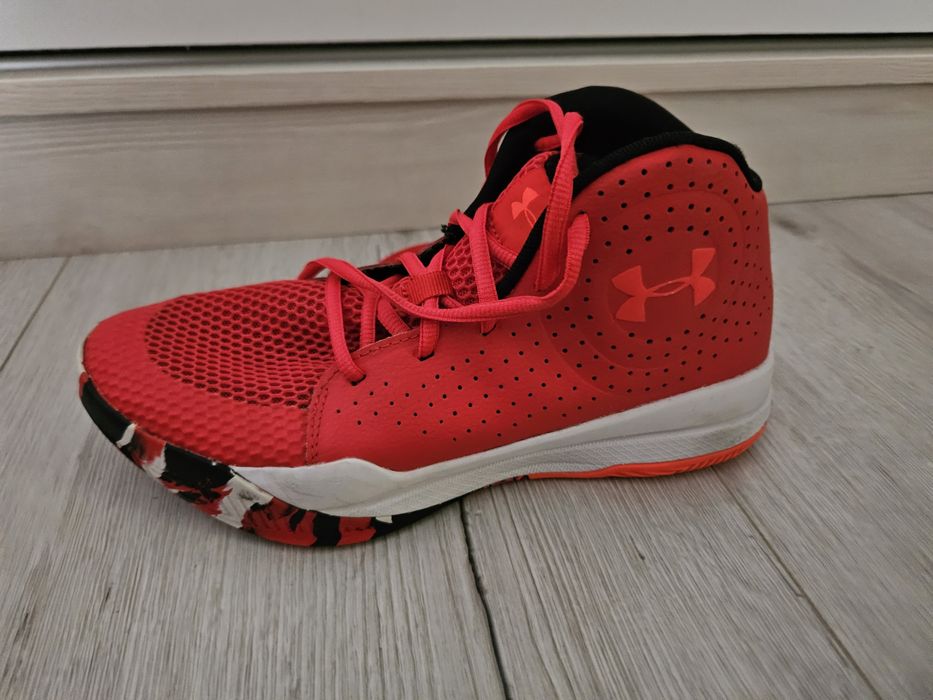 Adidasi Under Armour