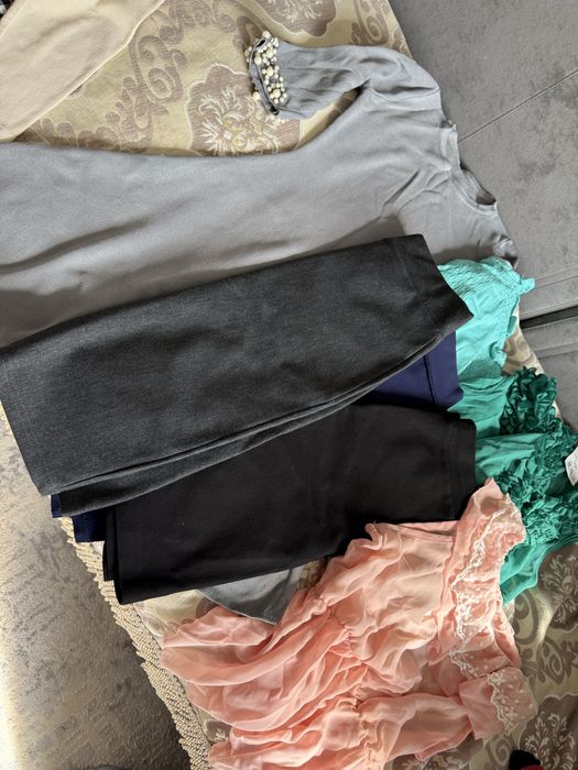 Продам пакет вещей 2500 т.тг. В отличном состоянии