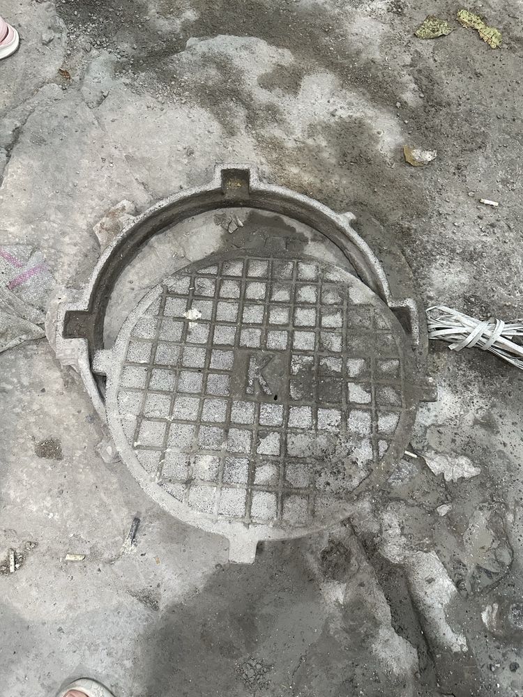 Продаю люк чугун стариный Россия
