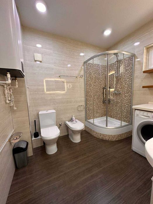 4-х комнатная кв. в евро ремонте 100м2  ул. Мираншох ID: 4328