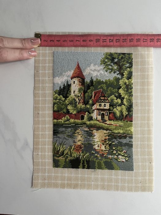 Goblen cusut manual cu peisaj de primavara