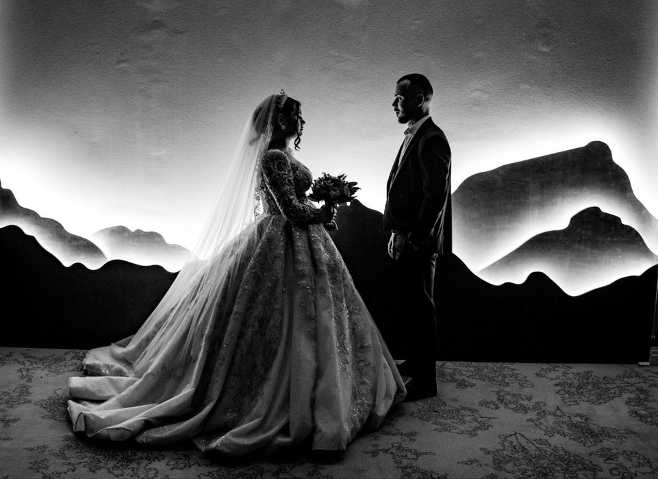 Rochie de mireasa . NU TRIMIT PRIN CURIER