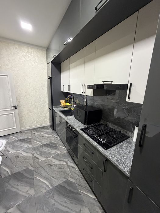 сдам квартиру на против торгового центра Сампи