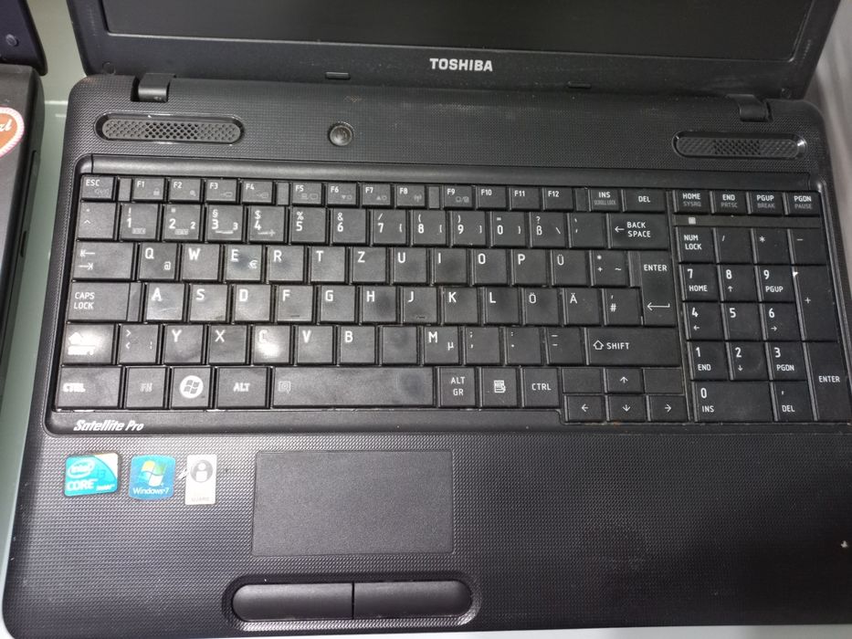 Toshiba satellite pro c660-2tq si samsung np r519