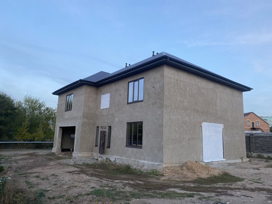 Продам дом не достроеный в шикарном районе.