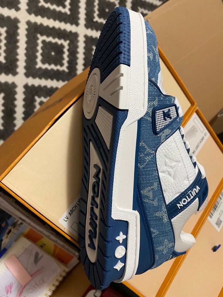 Louis Vuitton Premium