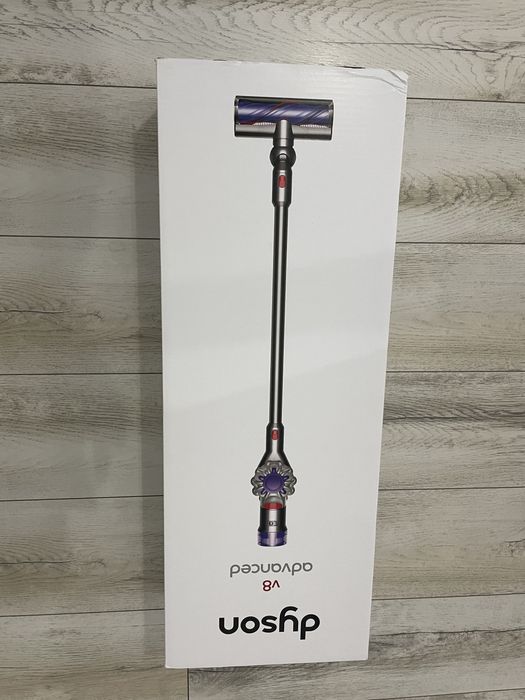 Dyson V 8 Advanced