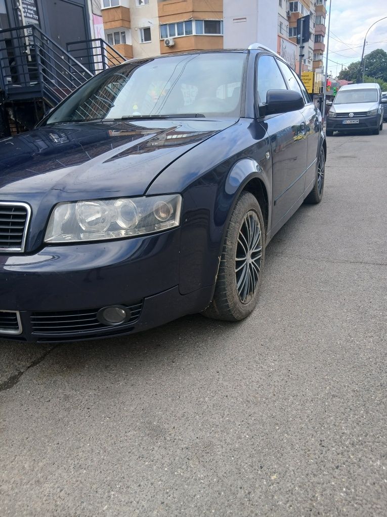 Vând aude a4  b6  din 2002