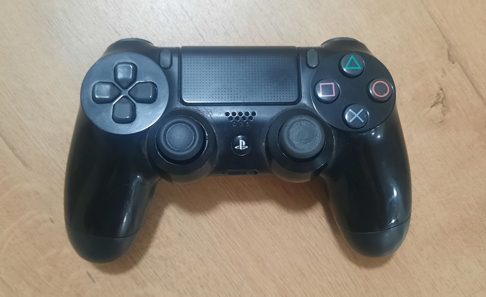 Джойстик для PlayStation 4