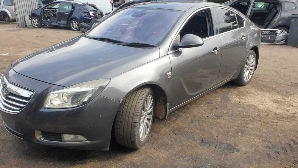 Dezmembrez Opel Insignia 2.0 D an 2010 cod motor A20DTH