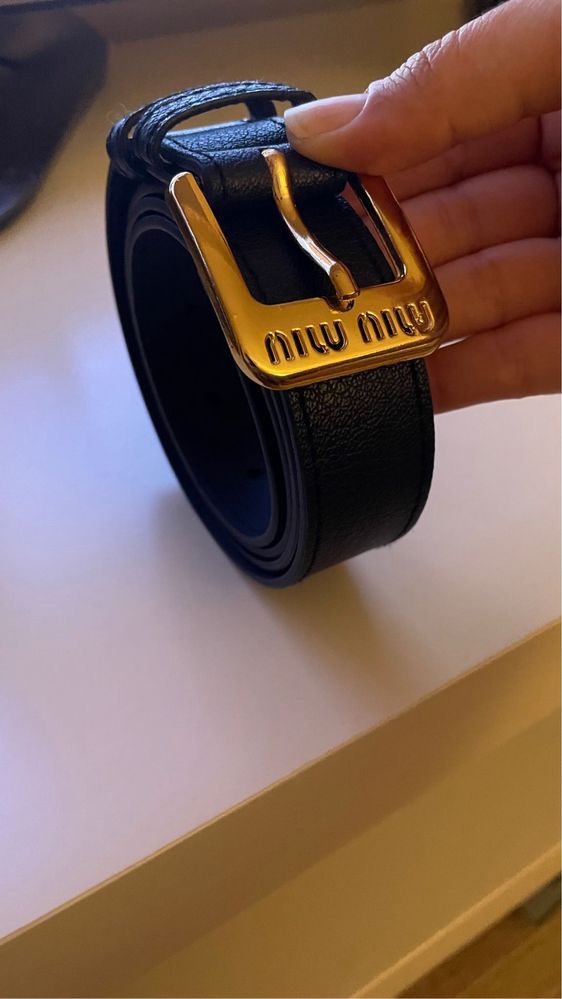 Дамски черен колан miu miu