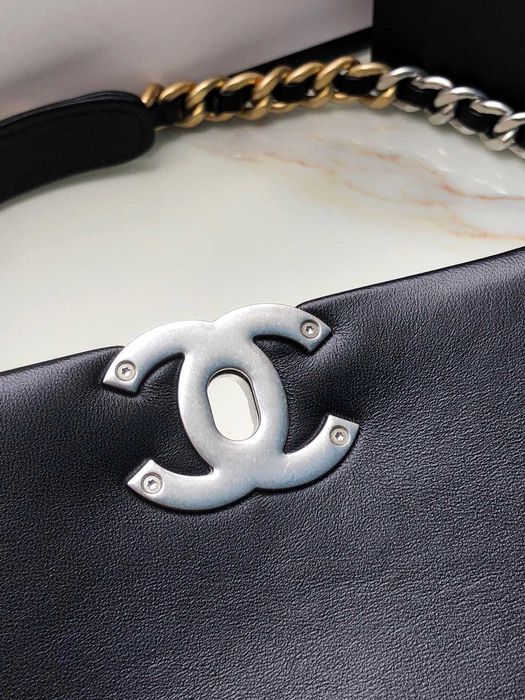 Geanta Chanel 19 Medium