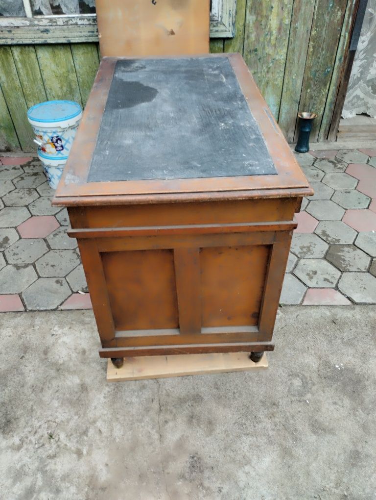 Продам старинный стол