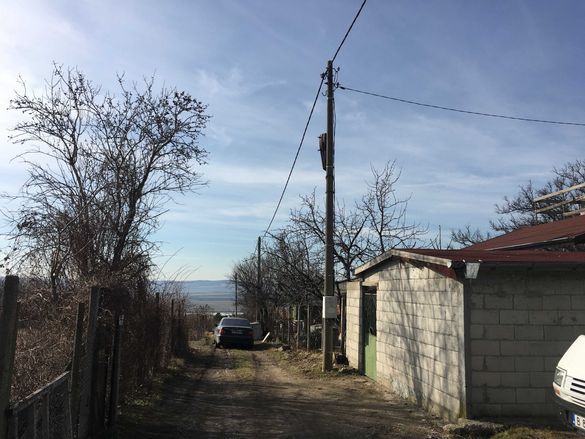 Ъглов парцел за къща на 13 км от Варна
