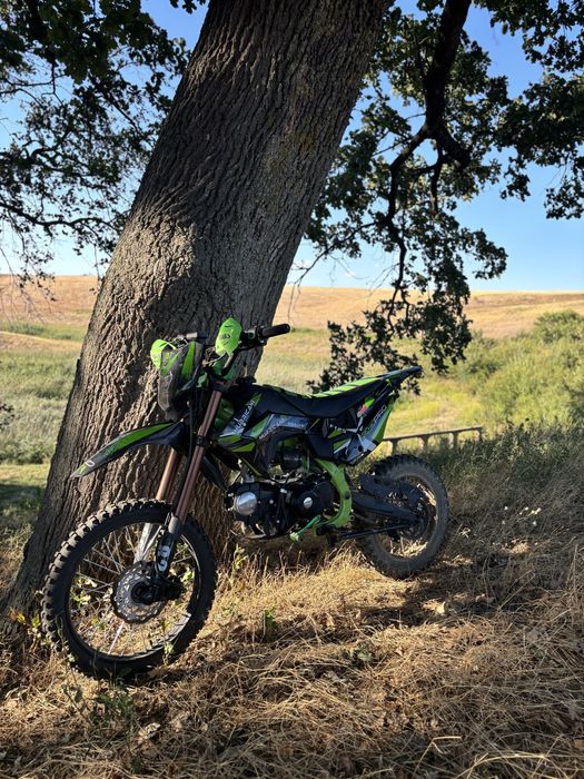De vanzare moto cross 125cc Hurricane