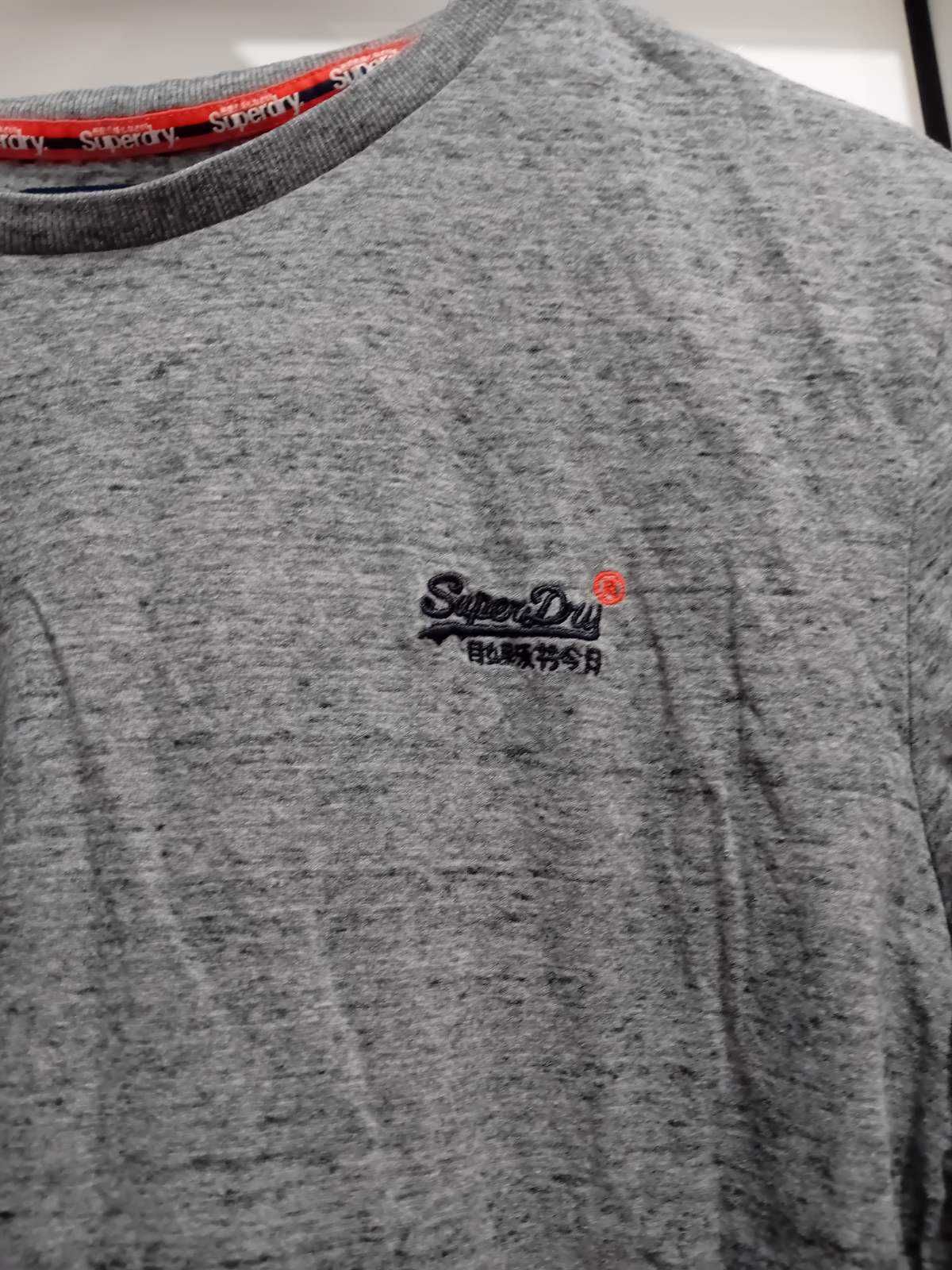 Две оригинални тениски Superdry