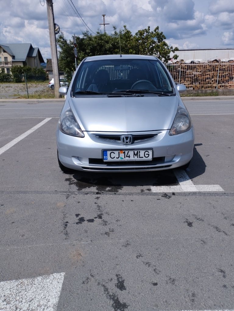 Vând Honda jazz model 2002