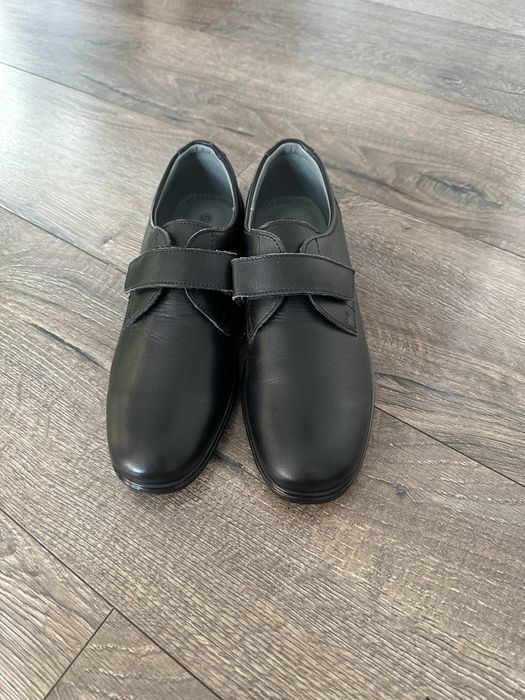 Продам кожанные туфли для мальчика