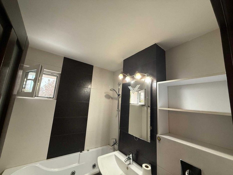 Ap 3 camere decomandat AN mare, etaj 1 Iosia cu loc de parcare inclus
